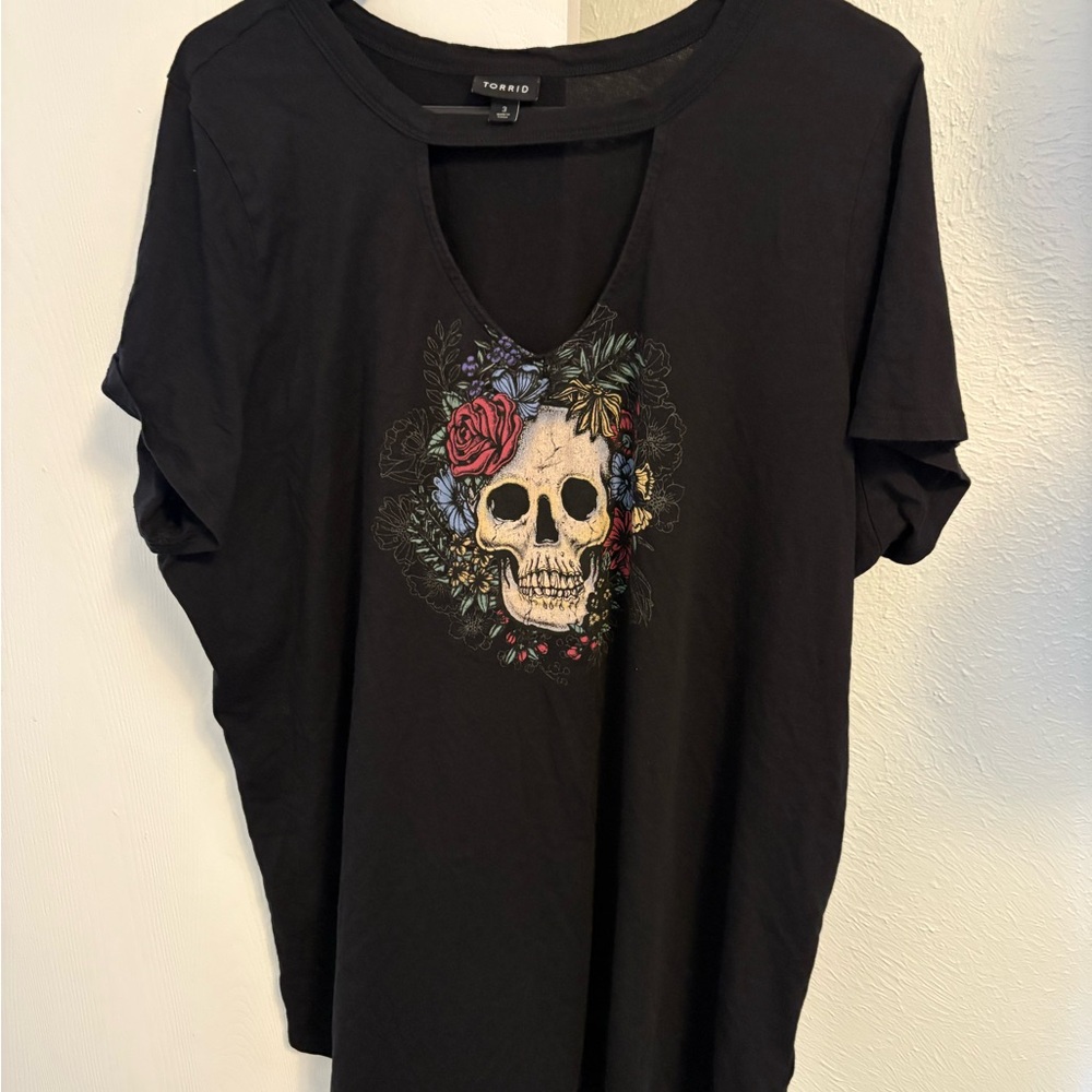 Torrid Black Skull Graphic Women's Top
